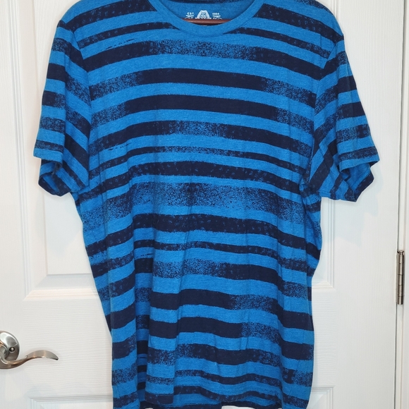 🎉SALE 5 for $15🎉 2 American Rag Tees - Picture 2 of 5